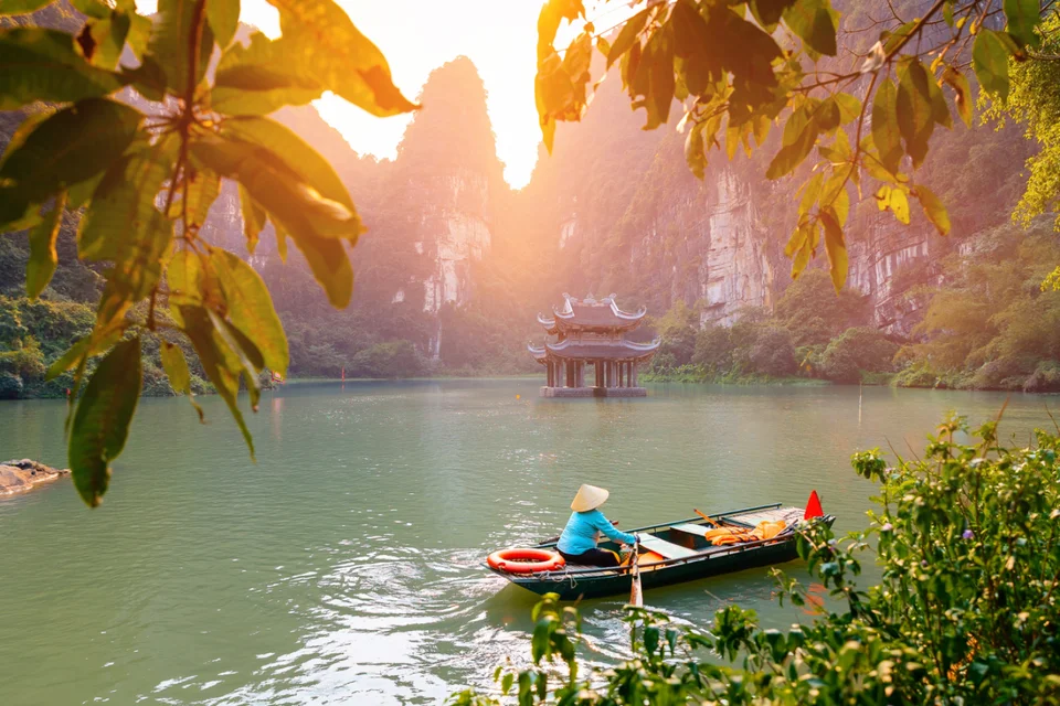 Classic Vietnam Tour: 17-Day Cultural & Scenic Journey Across Vietnam